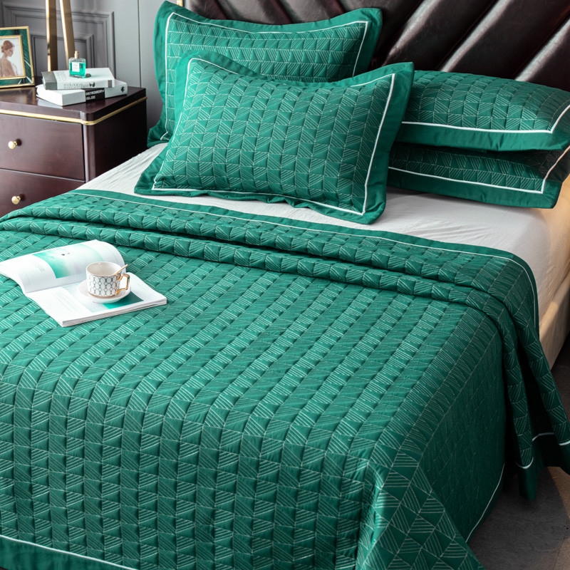 matelasse coverlet