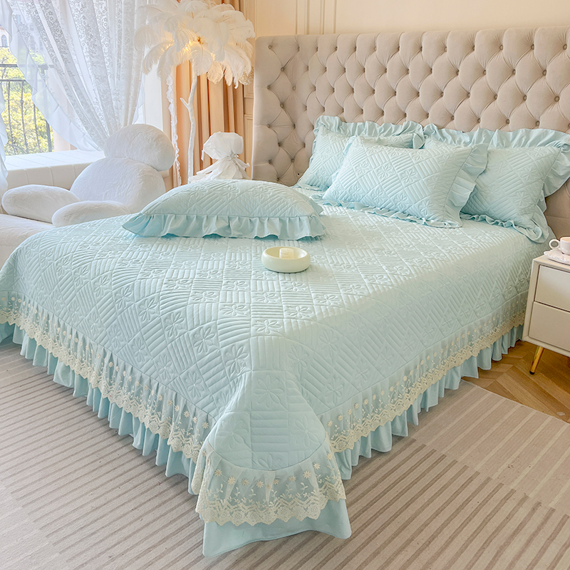 bed coverlet