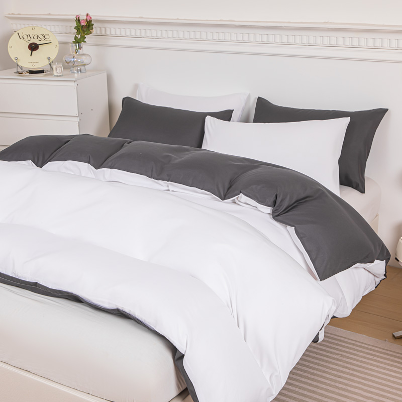 white coverlet