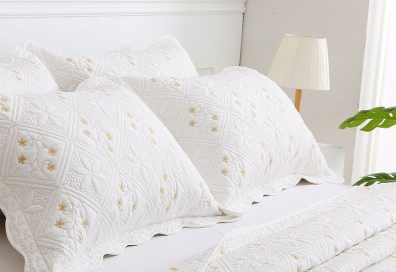 white matelasse coverlet